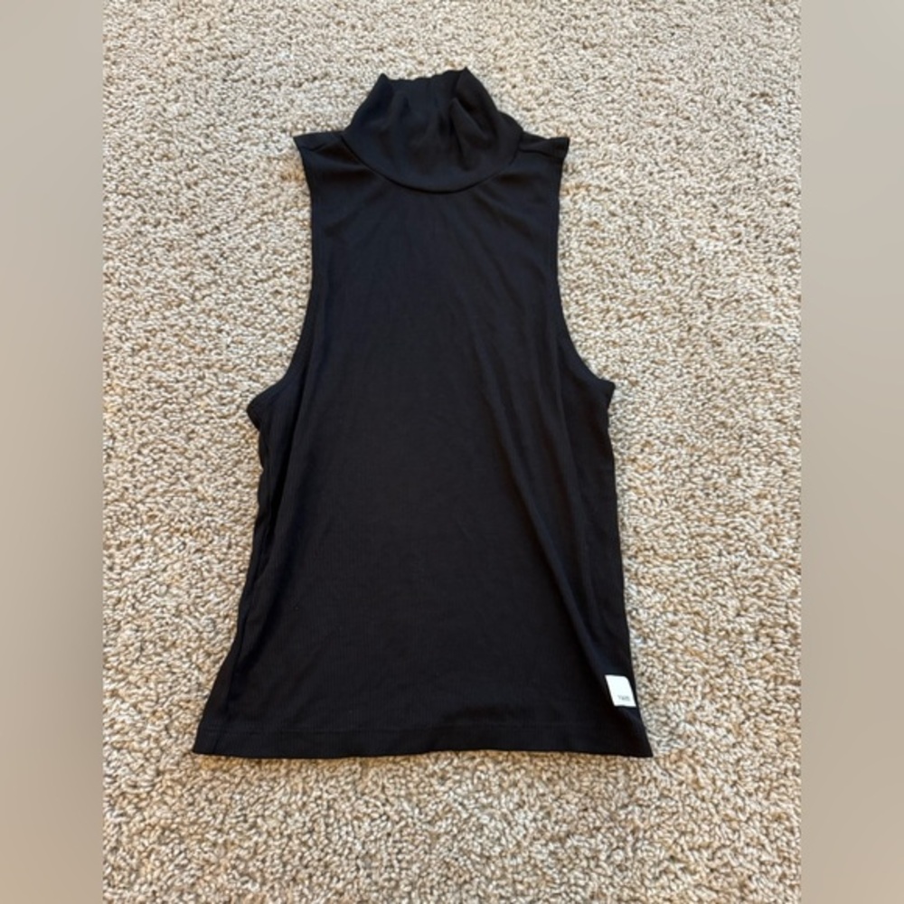 Vuori Mock Neck Tank